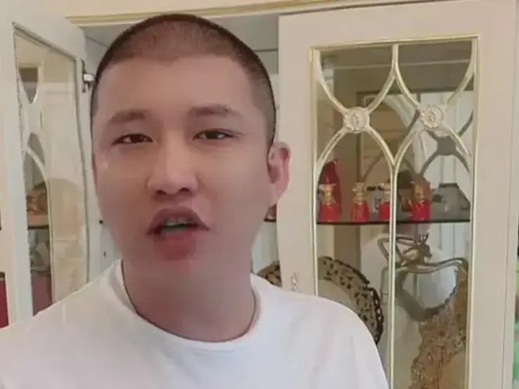 网红二驴自爆“家庭丑闻”：有一个弟弟“三驴”，是父亲的私生子